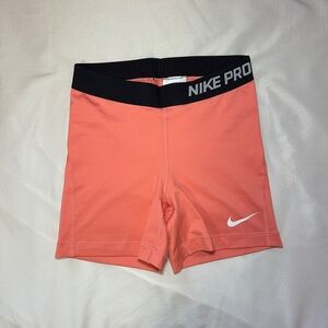 Nike Pro Women's Peach Athletic Shorts